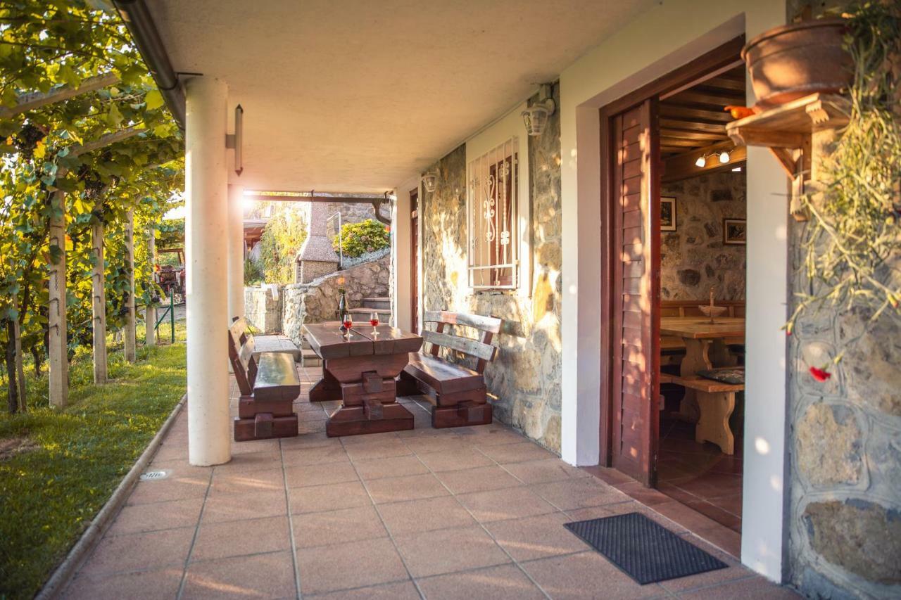Vineyard Cottage Urban Mirna Екстериор снимка