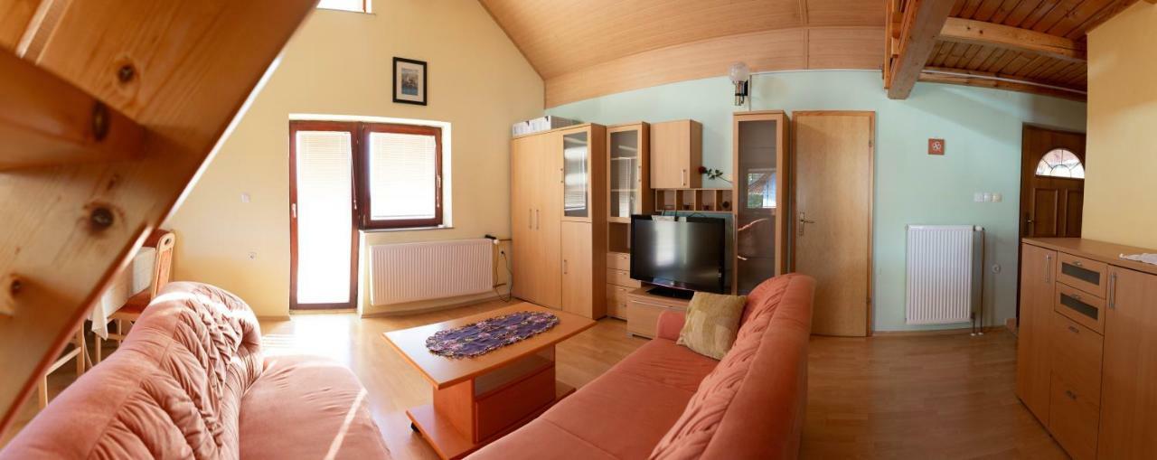 Vineyard Cottage Urban Mirna Екстериор снимка